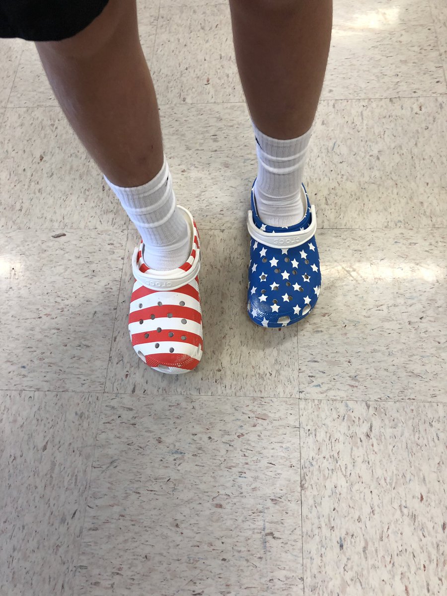 HMSIndians's tweet photo. Croc-van- favorite shoe Friday!!! #ccsdtn #hmstribe #inyourcorner #cheathammagic https://t.co/O8LP35dLGa