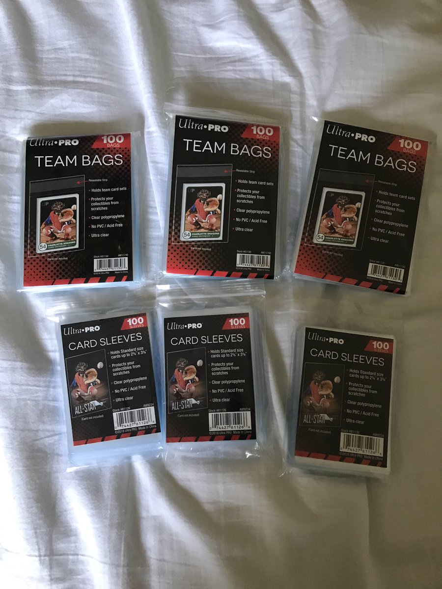CJaskowski's tweet photo. 🚨🔥If you would like to try one DM me and get on the list of the inaugural (15) #JaskowskiFatPacks first 15 will b extra loaded to get this thing going and have some fun!!!!  a few lucky #Jaskowski fatpacks will have a sleeve of team bags or penny sleeves added in as well 🔥🚨 https://t.co/f8zcIGHK1U