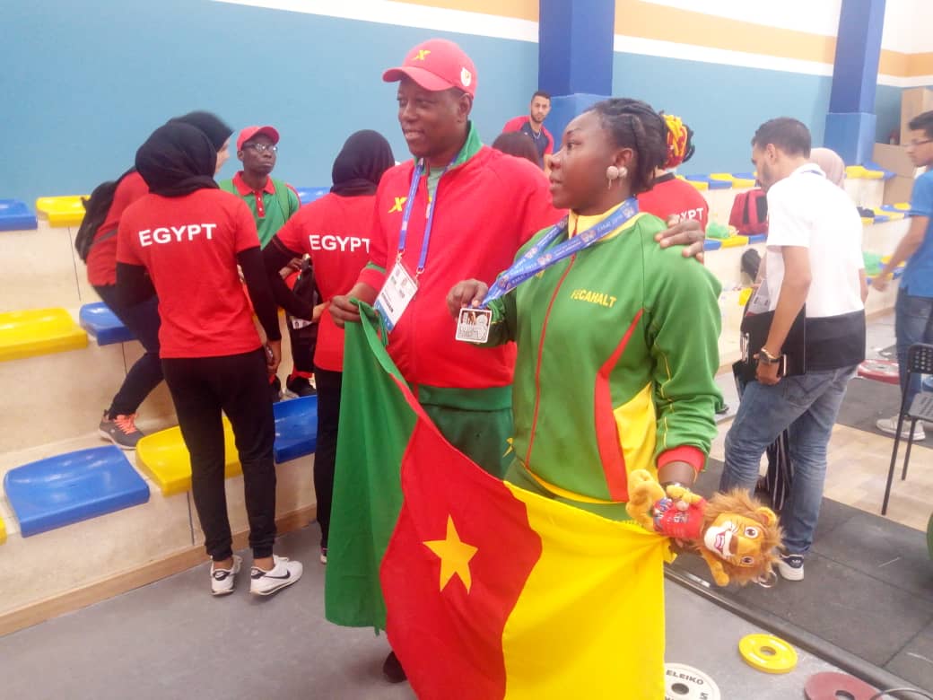 #JAR2019
#Halterophilie
Une nouvelle médaille d'Or pour la Cameroon Olympic Team grâce à notre haltérophile Clémentine MEUKEUGNI.