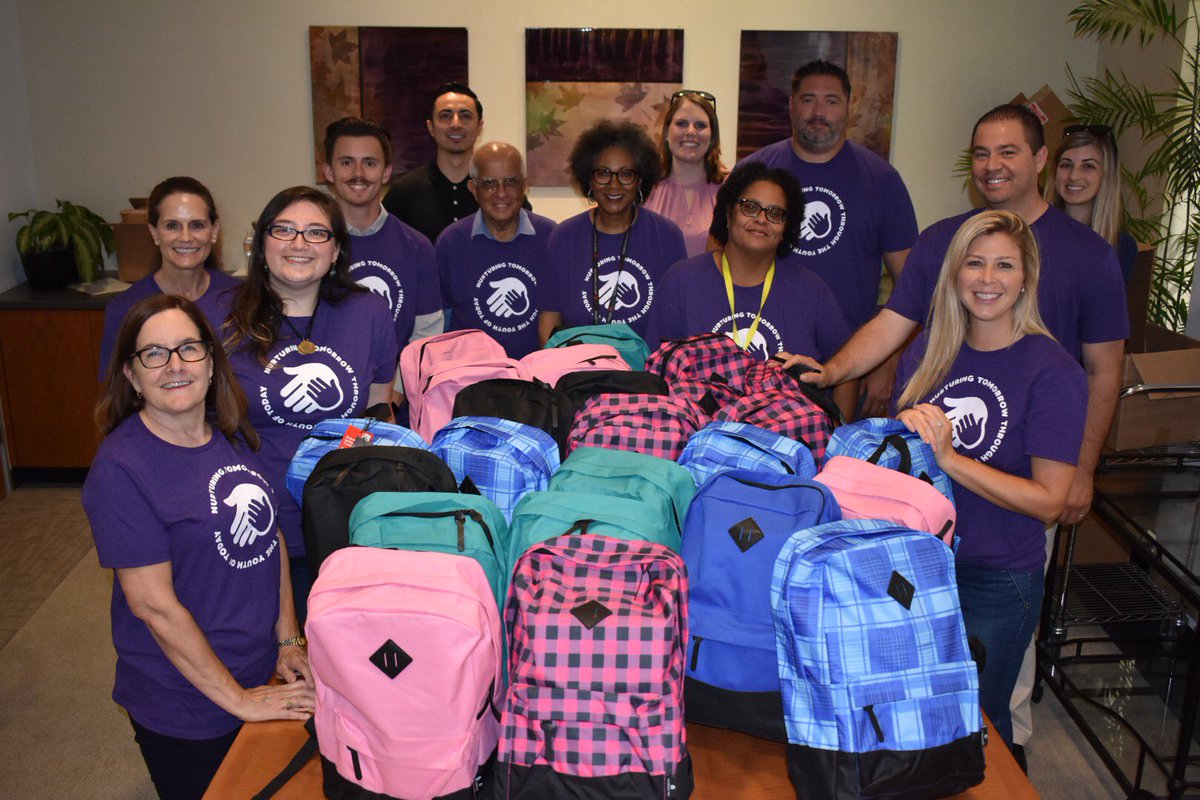 CeteraFinancial's tweet photo. Whether you’re embarking on your #firstdayofschool or heading #backtoschool, Cetera is wishing all students and educators an amazing year! Our El Segundo team aligned with Students 4 Students to help pack and donate backpacks for college students in need. #CaringCetera https://t.co/wzrFcIbldO