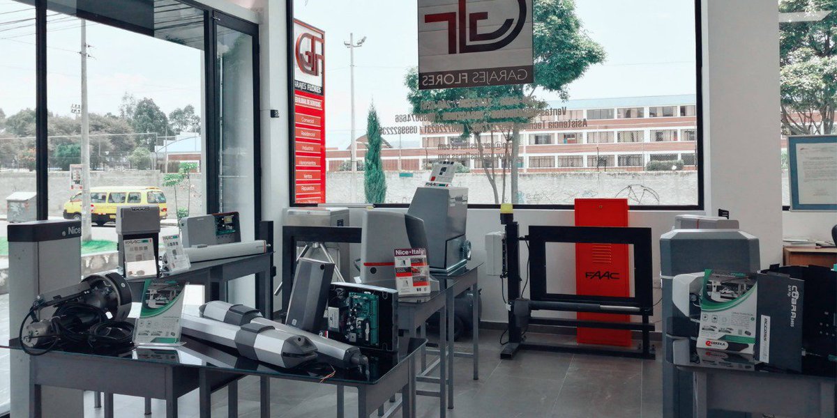 garajesflores1's tweet photo. Visitanos para ver nuestros productos en exhibición, tenemos
#barrerasvehiculares
#puertasdevidrio
Estamos ubicados en el norte de #quito https://t.co/SvJUhuRArz