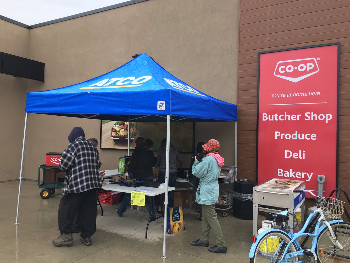 DaneWalgenbach's tweet photo. Don’t forget to swing by coop today for hamburgers and hot dogs!! #fccdriveawayhunger @FCCAlberta here until 2 today! https://t.co/5bbDvadCT5