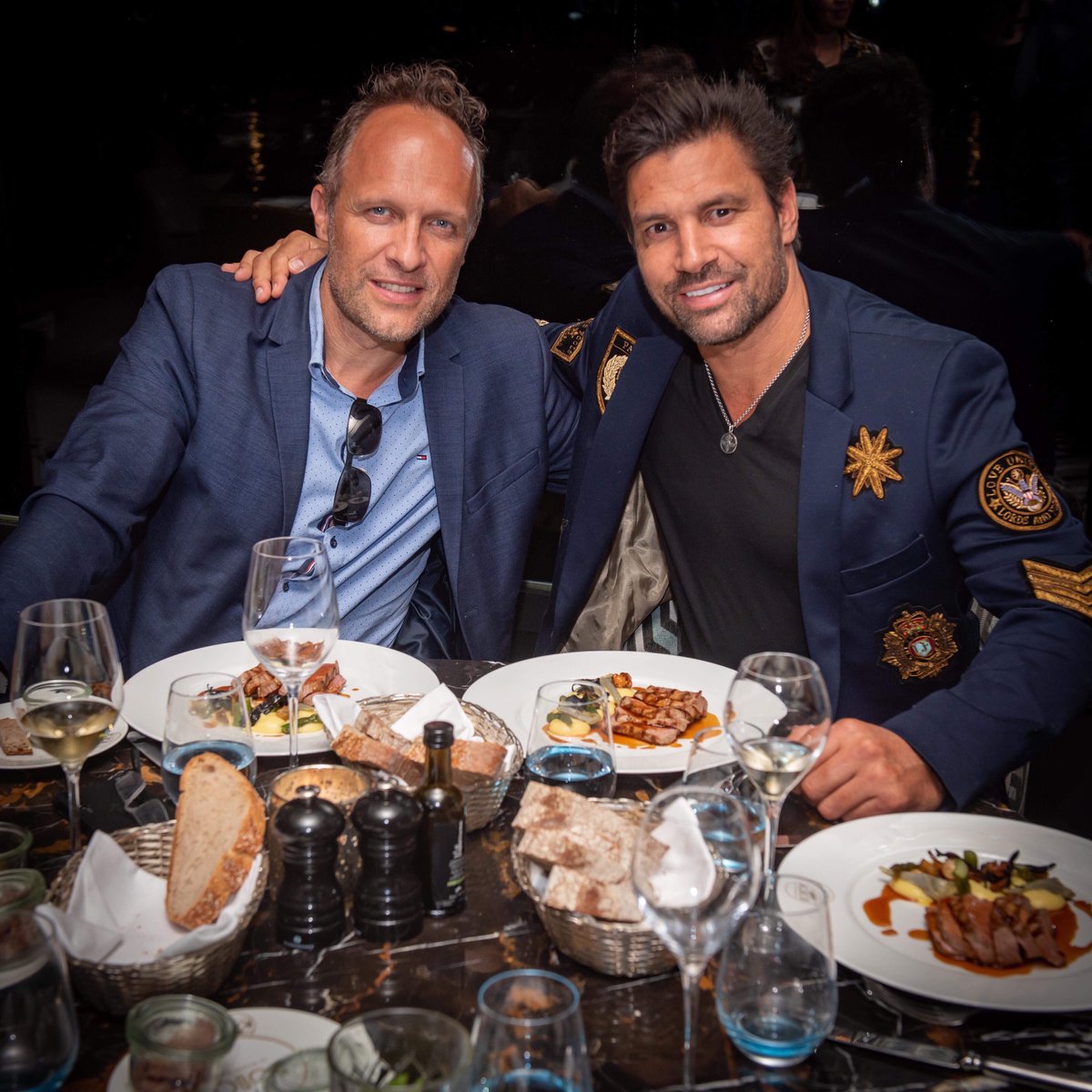 Manu Bennett and Hugo Metsers are enjoying Amsterdam. Come and join them tomorrow and Sunday at Comic Con Amsterdam!