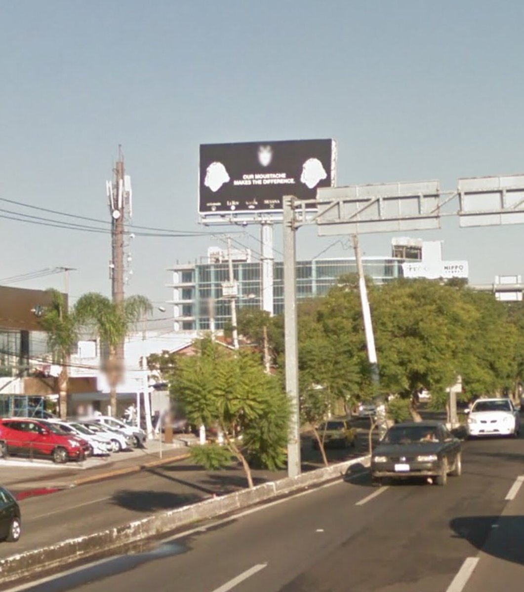 adanolverar's tweet photo. Ejecutan a balazos a persona saliendo de plaza comercial en Blvd. Bernardo Quintana #Seguridad https://t.co/mNzNgs52FH