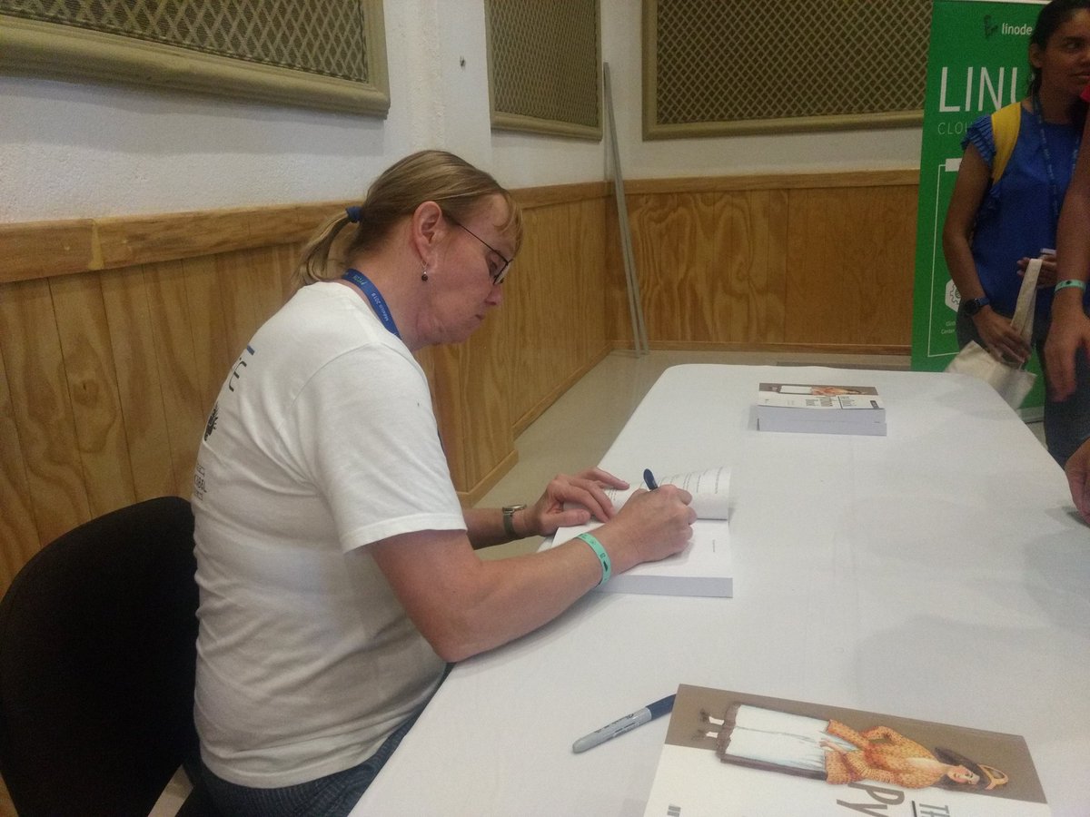 PyLatam's tweet image. ¡Firma de libros con @NaomiCeder !
#PyConLatam19 📚