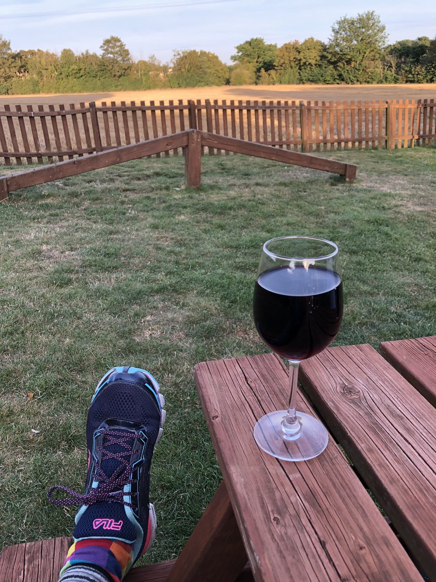 melbarnesnurse's tweet photo. Never before has this view (π) been more satisfying. The end of my first working week is here. In at the deep end, challenging and fascinating. To top the lot, my boy FORCED me to go for a run and despite my protests, it was so worth it @NSFTtweets #endofweekrun #wineview https://t.co/CG2ckMf4qg
