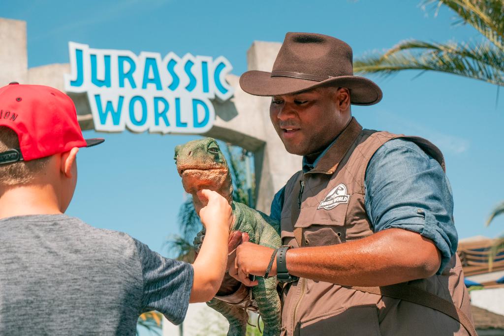 Universal Studios Hollywood Auf Twitter Two More Dinosaurs Have Joined Blue Ad The Raptor Encounter Introducing Our Baby Raptor Tango And Our Triceratops Juliet Here S A Peek At These Beautiful Creatures Who Universal Studios Hollywood Auf Twitter Two More Dinosaurs Have Joined Blue Ad The Raptor Encounter Introducing Our Baby Raptor Tango And Our Triceratops Juliet Here S A Peek At These Beautiful Creatures Who