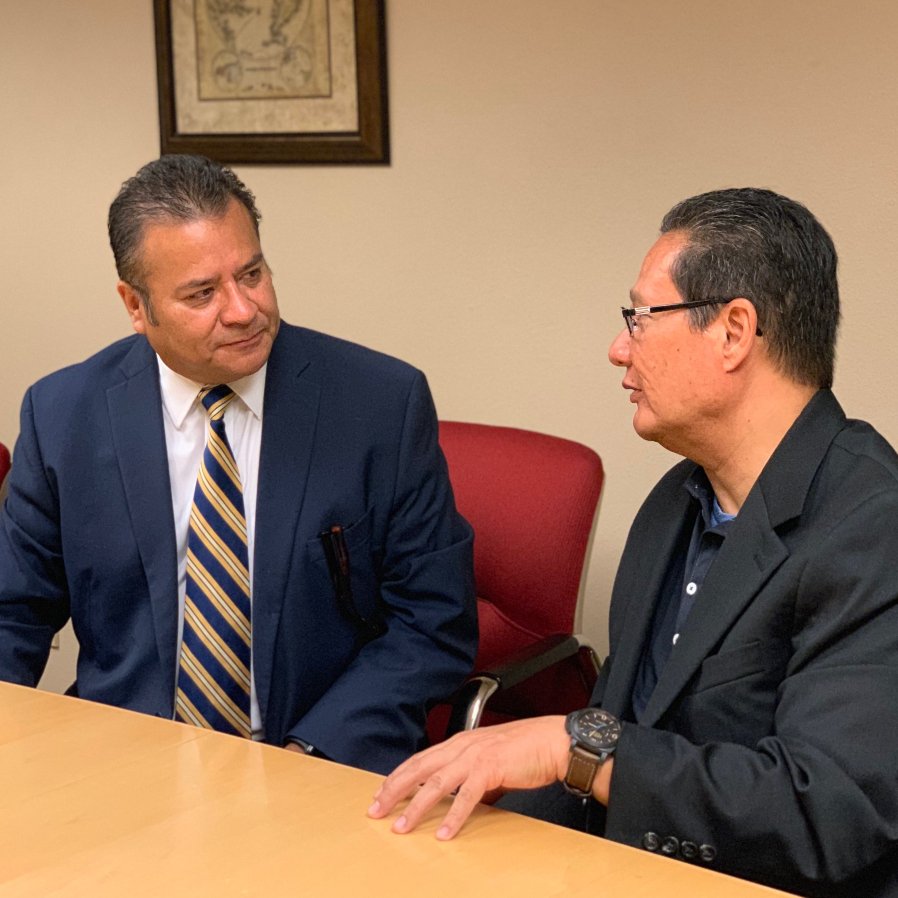 pimatweets's tweet photo. Chancellor Lambert &amp; Consul of Mexico in Tucson Ricardo Pineda sign an agreement in which the Mexican Consulate provides $10K &amp; PCC Foundation $15K to support post-secondary students from Mexico/of Mexican origin in the U.S. @LeeLambert3 @ConsulMexTuc @PimaFoundation #IMEBecas https://t.co/5x5rx0CBuF