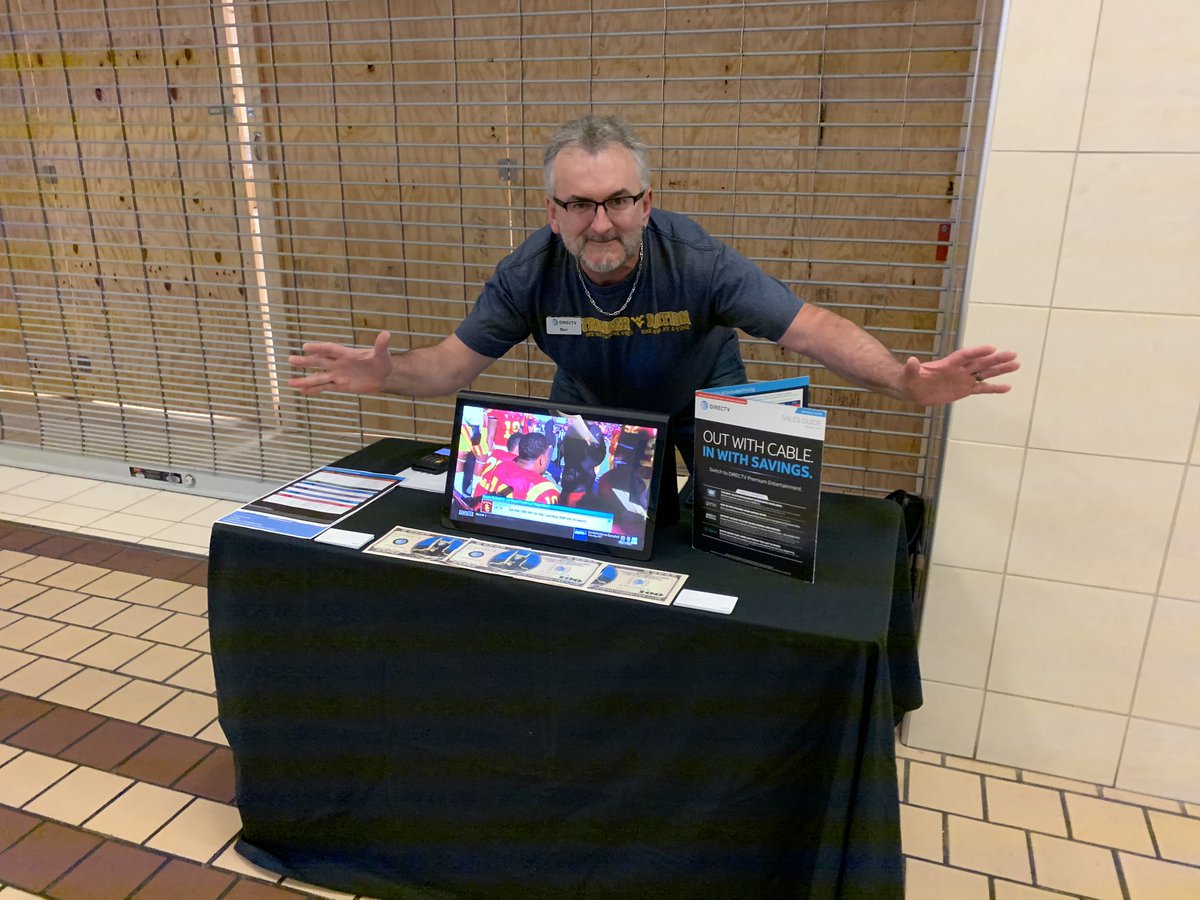 Ben capturing DMV traffic to drive Entertainment Sales for #kmall !! 
@nichols304 <a href="/daleb1/">Dale S. Brown</a> <a href="/404girl/">Betsy Francis</a> @cordykyle #BeastOfTheEast #DawgPound #TopDawg #GRINDfor19 <a href="/cellularken/">Ken Snyder</a>