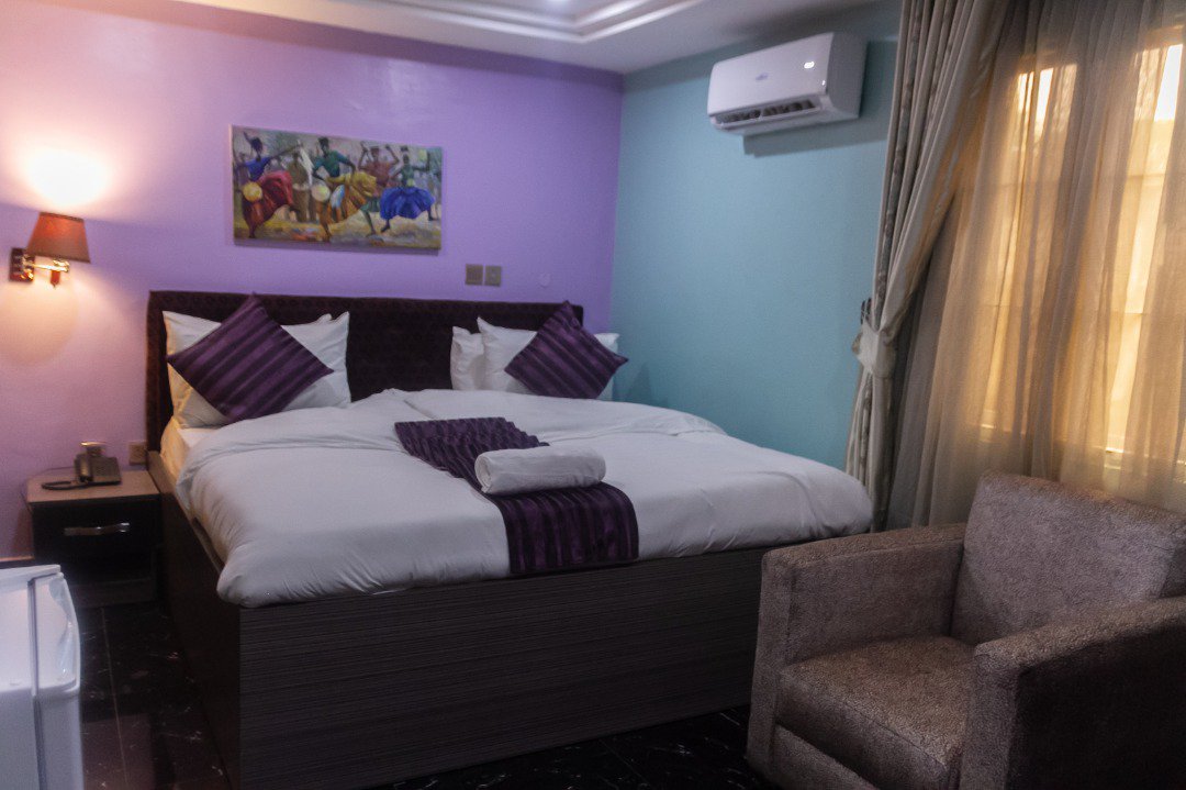 9Royale's tweet photo. House 9 Apartments is an assortment of comfort and style put together. 

Visit us in Abuja at 9,Ontario crescent, Maitama and in Lagos, 16,Ladipo Oluwole Street, Ikeja.

Call: 08073376702 for reservations
https://t.co/jhntlOwHtP https://t.co/FMyIOGkrZH