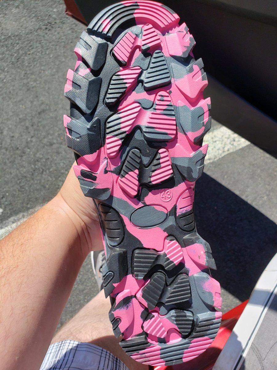 mklease's tweet image. Sorry guys. The shoe game is over.  The winner is definitely these #magenta @oakbayshoes. These are ridiculously comfortable.