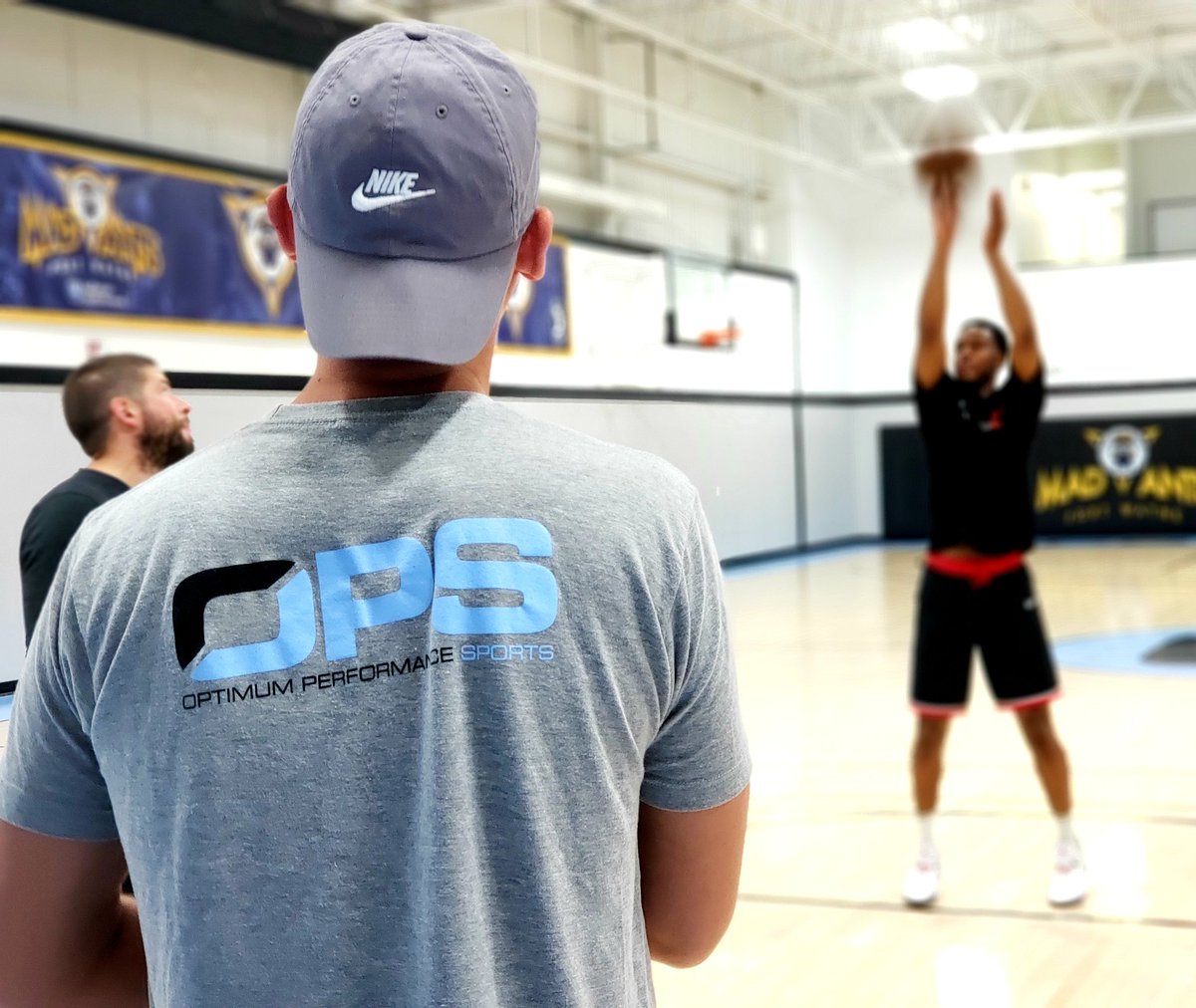 OPSnewstandard's tweet photo. Start of a long weekend? Not yet for @VjBeachem.
#PuttingUpShots #preseasonwork #OPS #RethinkYourLimits #RepTheO #LaborDayWeekend https://t.co/iN8ZsKJ5iG