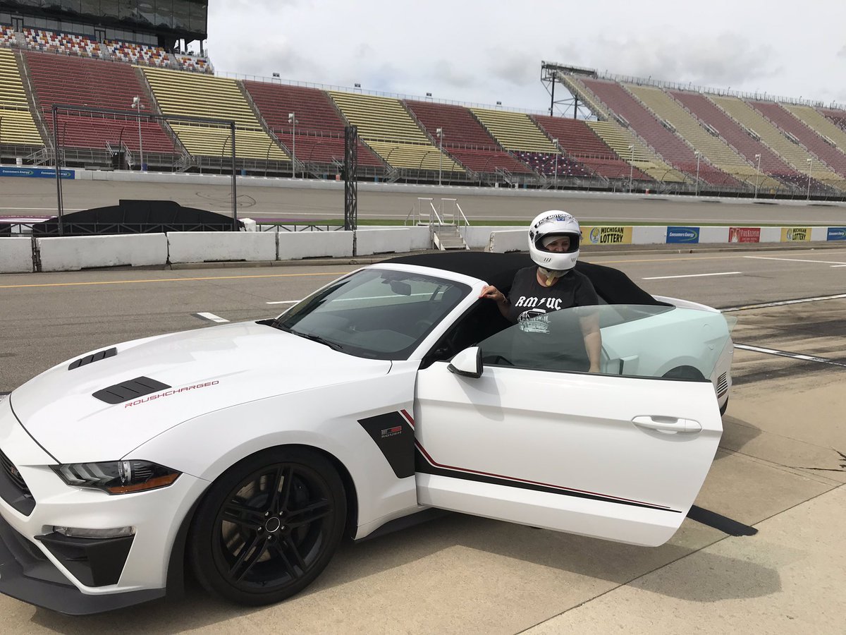 Jill_Drury's tweet photo. This recently happened at @MISpeedway    Had the time of my life!  #icantdrive55 #RS3Mustang #RoushPerformance #RoushCleantech #wantedtogofaster #pacecardriverwascool https://t.co/CKAIQsZLWx