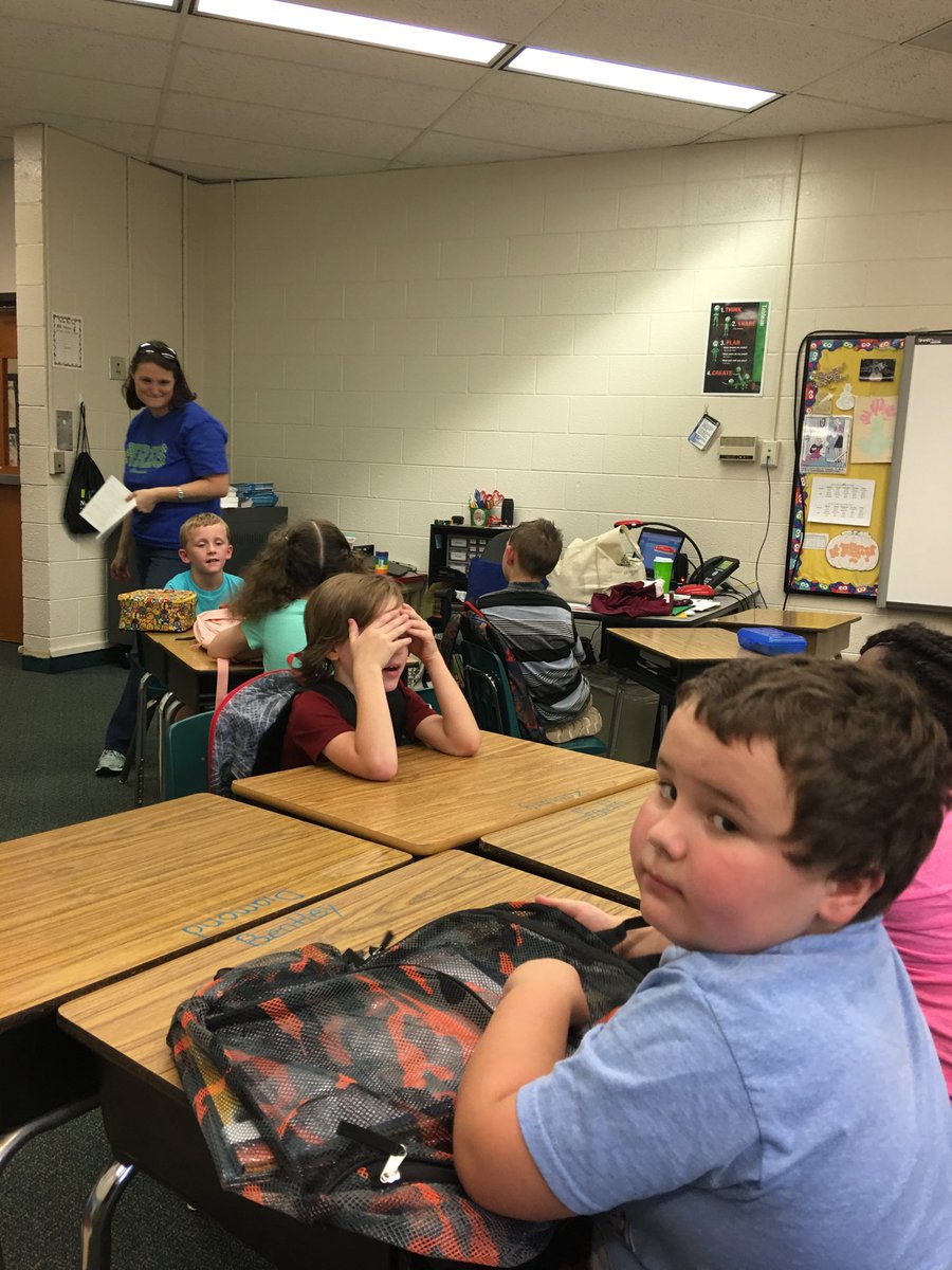 FisherKarey's tweet image. Ms.D’s 2nd graders have control of voice, body, and imagination, and can use their imagination and concentration to cooperate with each other! #teachbelltobell #focusfive #PrideIn5 ⁦@NurseryRoad⁩