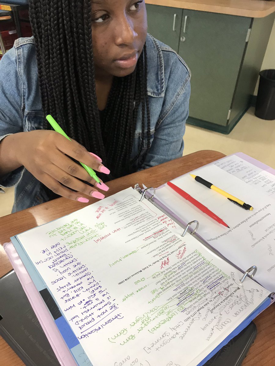 RawsonMs's tweet photo. Introduction to poetry analysis through color marking! Great conversations by these amazing 9th graders. #classof2023rocks @SuncoastHighFL @pbcsd https://t.co/lbNflnPVyf