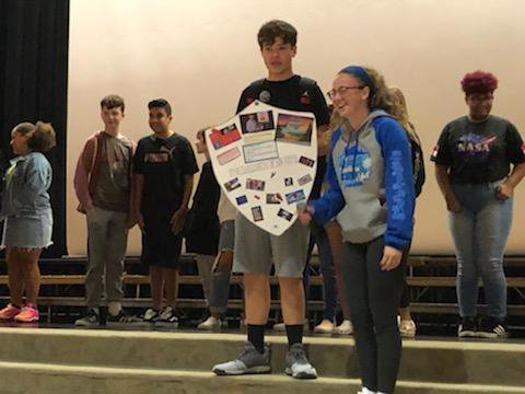 MrsSmithNHS's tweet photo. @NorthgateMiddle students reveal their new team names, mission statements, and their visions for the year!
#TeamTime7
#TeamTime8
#Advisory
#NorthgateProud
@NorthgateProud https://t.co/3mMskJl82Y