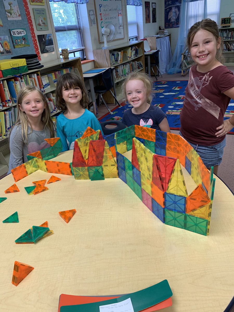 First graders synergizing!  #bestcastleever <a href="/FoxElementary/">Fox Elementary</a> <a href="/FoxC6Schools/">Fox C-6 Schools</a>