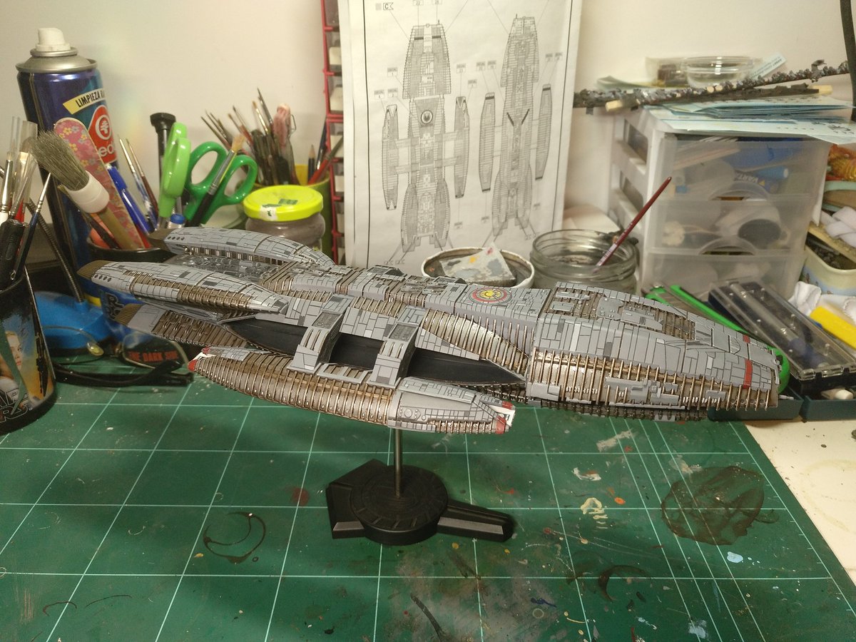 VonSpeek's tweet photo. ¡Terminé la nave! Han sido un porrón de horas pero estoy satisfecho, cuando pinte la base le sacaré fotos en condiciones. #Galactica #battlestargalactica #Warmongers #Contralamareagris https://t.co/lAy5oVzYRh