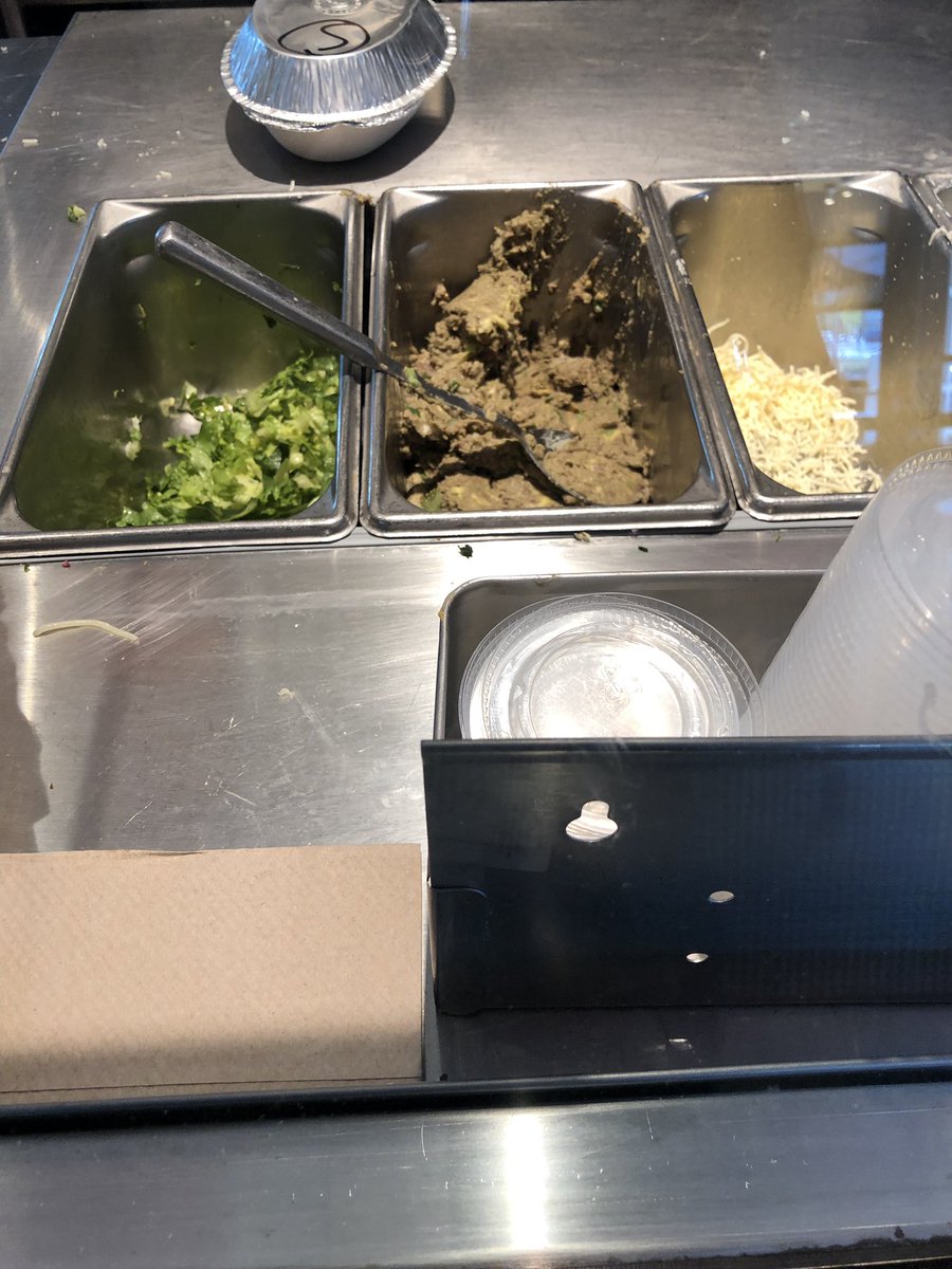qnick12's tweet photo. So apparently @ChipotleTweets is fine with serving guacamole that looks like poop. I questioned the server and was told it tasted the same. He missed my point I guess. https://t.co/HPhkq7f6Cq