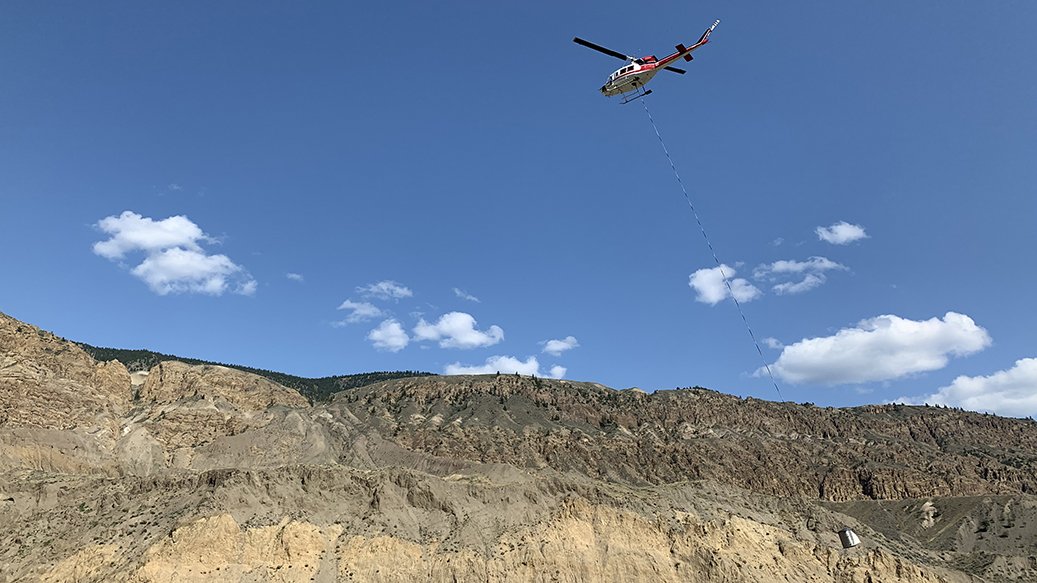 DFO_Pacific's tweet photo. To date, crews have transferred over 47,000 #salmon upstream past the #BigBarLandslide site. https://t.co/rT0B41Kyi1 https://t.co/6gx15q53Cb