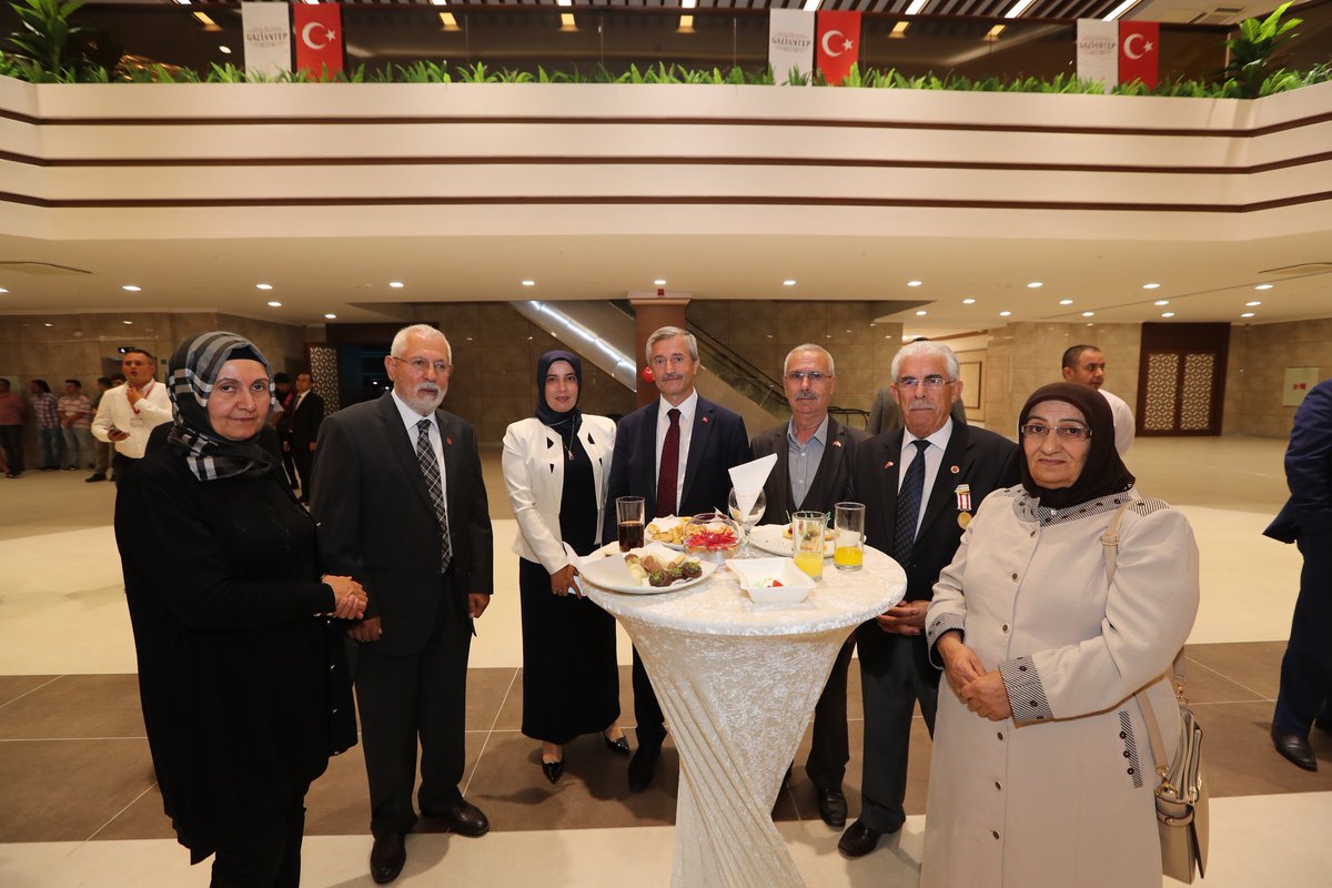 Büyük Zafer'in 97.Yıl dönümü dolayısıyla Valimiz <a href="/gul_davut/">Davut GÜL</a>  'ün ev sahipliğinde düzenlenen #30Ağustos #ZaferBayramı resepsiyonuna katıldık. 

📌<a href="/SahinbeyKSM/">Şahinbey Kongre ve Sanat Merkezi</a>