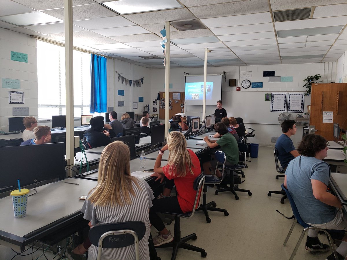 HoggardDrafting's tweet photo. Hoggard Engineering students are off to the races! Already creating, researching, and presenting! #hoggardhs #newhanovercosch #nhcscte #hoggardcte #stem #Engineering https://t.co/d1r3760Vw3