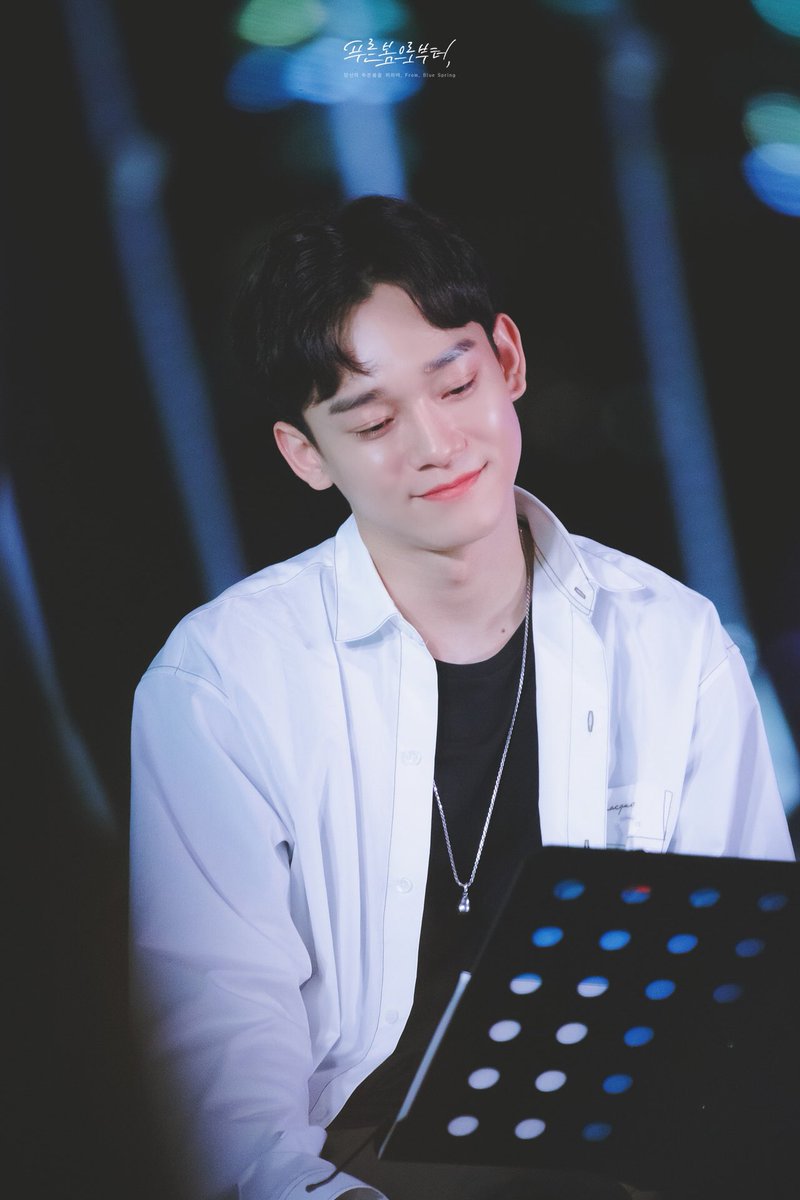 BlueSpring_xo's tweet photo. 190830 대전 엑스포다리 버스킹 #첸 #chen #EXO⁠ #엑소 ⁠#weareoneEXO⁠ ⁠
⁠@weareoneEXO

따스하고 행복한 밤 되시기를 🌌🌙

https://t.co/5VagFHz5Yd
https://t.co/Q0JWCs1kfD https://t.co/Sc4GPu2Oq8