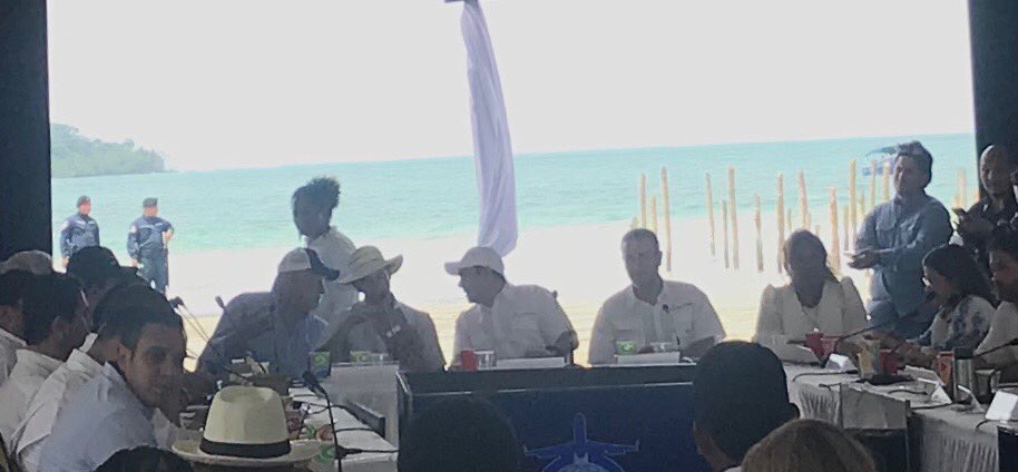 aicerrud's tweet photo. Las ventajas de vivir en el trópico! A regular day in the tropics! #Panamá #Bocas #GabineteTurístico #turismosostenible @ATP_panama @MiAmbientePma #adayswork https://t.co/0jkEr6uetP