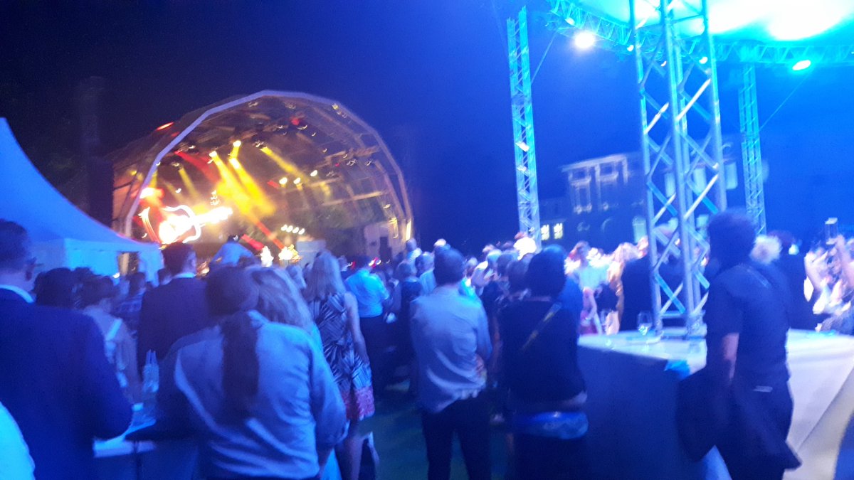 #cool Day at #Sommerfest of #Bundespräsident Lots of visitor at our tent. #jobswithoutbarrriers #Diversity