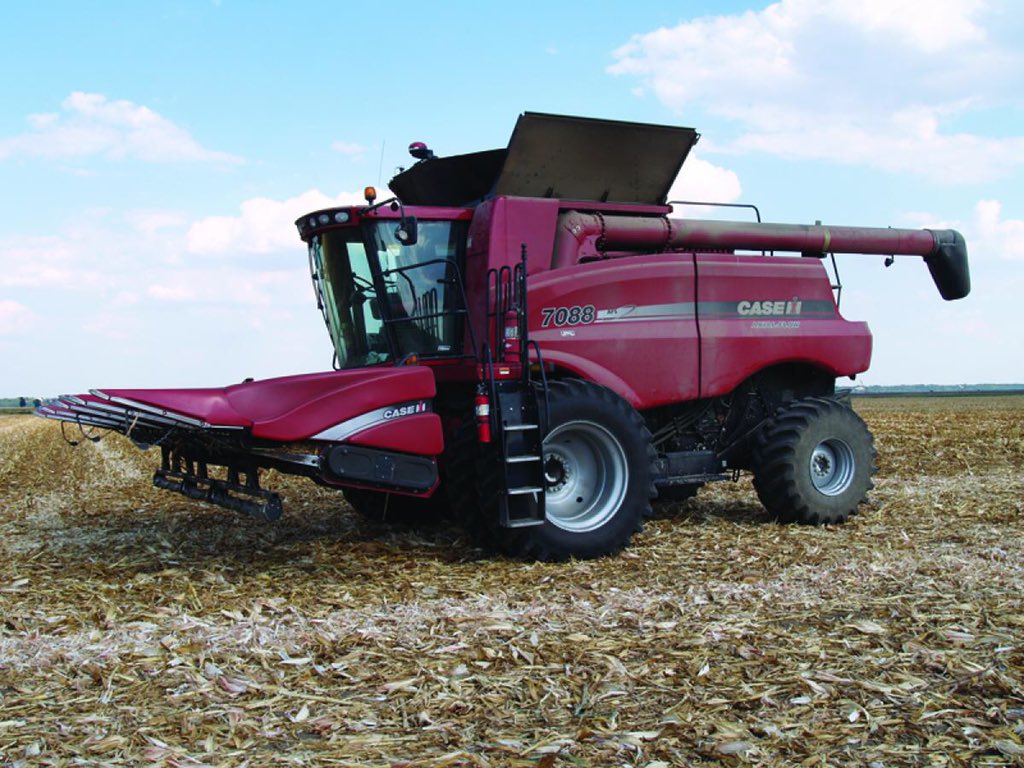 SiekerSales's tweet photo. A good customer upgraded headers from 2208 to a 4408. His 1 year old @YetterFarmEquip #Devastators have 900 acres on them and have been shedded. They fit a #CaseIH 2208 or 2408. Looking for $4200. Located in Akron, Indiana. RT’s would be appreciated! #harvest19 DM for more info https://t.co/lNSL3LyhSi
