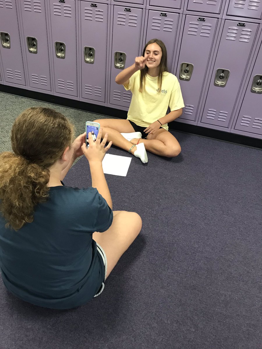 DIANAMPARK3's tweet photo. Writing letters to our 6th grade selves with some  advice  and then working with a partner and creating a flipgrid #flipgird @Flipgrid #friscoisd @VandeventerMS @FISD_elar #fururereadylearners #8thgradeila https://t.co/l2a57lhEfx