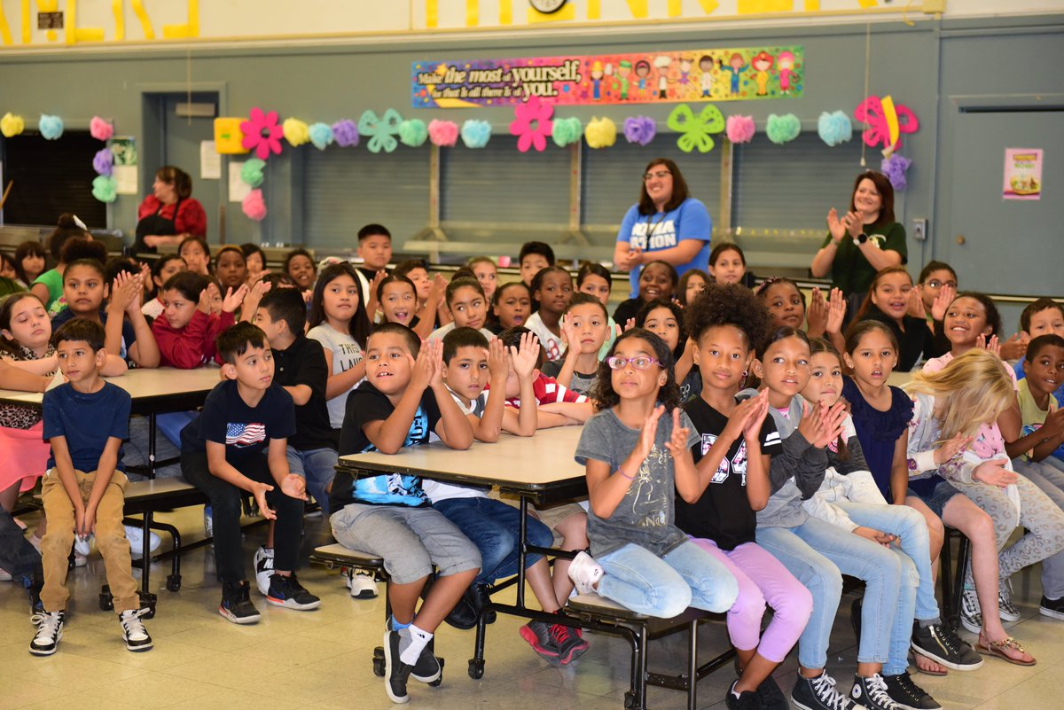 StocktonUnified's tweet photo. Thank you George Atkinson III and Notre Dame for visiting our students at Taylor Leadership Academy today. Your message encourages our students to know they can do anything they put their mind to. #StocktonStrong #Proud2bSUSD https://t.co/Vrcqoq3zgt