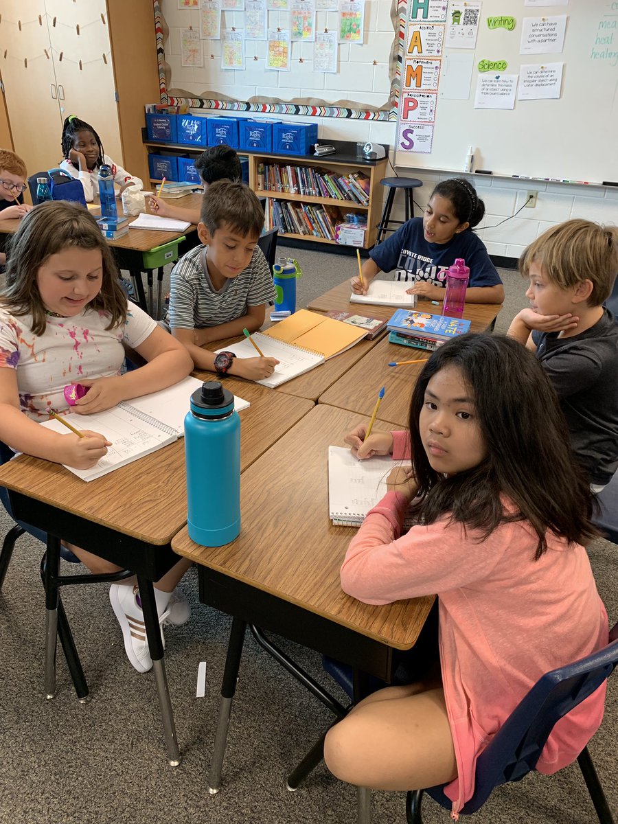 MsBellCRE's tweet photo. Using patterns to build and read words! #CREleads #LISDreads #LISDwrites https://t.co/4jJLhodxPp