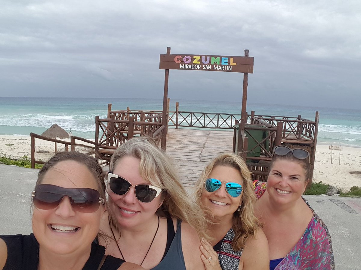 TravelwithTam's tweet photo. #4TravelChicas create fun! Follow us on #FF~ @melodytravels @TravelWithSara @suzannestavert @TravelwithTam ~ #travelblog #travelbloggers #influencers #emptynest #TheTravelWomen #WomenWhoExplore #WomenWhoTravel #over50 #eclectictravel #defyaging @AARPTravel https://t.co/v8KiucOfap