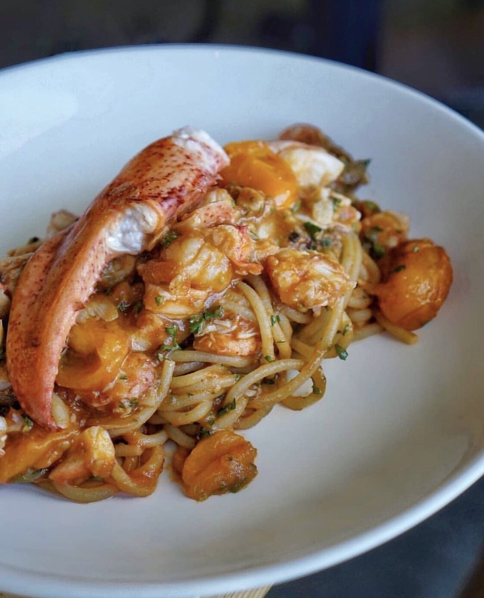 dineLA's tweet photo. It's Friday, You deserve some lobster spaghetti from @CommersonLA. #Commerson #MidWilshire Tag your photos #dineLA for a chance to be featured | RG 📸: @eatwithnorma https://t.co/QDImyHTwcS