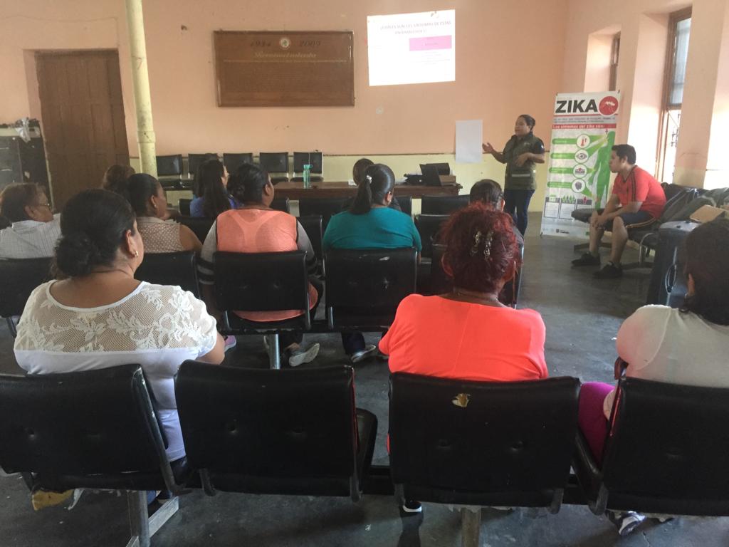 JS05COAH's tweet photo. #Platica en el municipio de Sacramento, Coah. Con personal del Comité de Salud #TransformandoNuestraEscuela https://t.co/YVwF5vhR8D