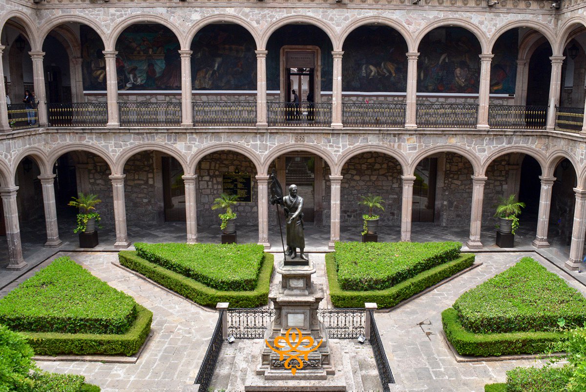 Come to Morelia and discover our amazing Colonial architecture. And of course, spend a night at Hotel de La Soledad.