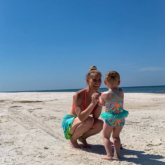 susannah_van's tweet photo. #FRIYAY⠀⠀⠀⠀⠀⠀⠀⠀⠀
So stinkin’ happy, because I’m STILL on  VACA for 2��⃣ more days!🌊☀️👙⠀⠀⠀⠀⠀⠀⠀⠀⠀
⠀⠀⠀⠀⠀⠀⠀⠀⠀
How are you celebrating your Friday��️🤓 - https://t.co/XBnQBOkEuH #weightloss #susannahvan https://t.co/oYvnAX9ZX9