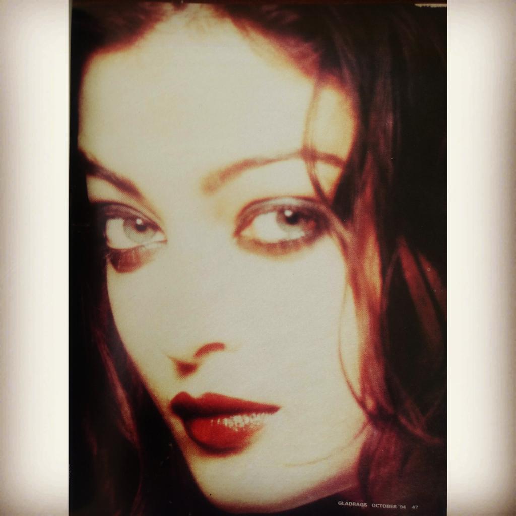 BibaswanM's tweet photo. Hot And Sexy
#AishwaryaRaiBachchan
A Early 90s pic.
Photography #RafiqueSayed https://t.co/Tybc1CyXvg
