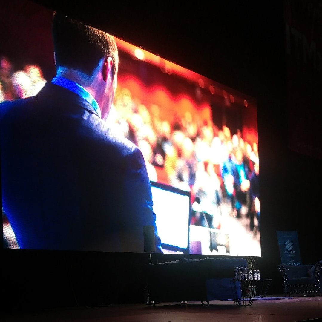 frontonmexicoce's tweet photo. Hoy estamos en la #CumbreEmpresarial Nueva cultura empresarial en México y el mundo #ExpertiseCorporate #ITMx #FrontónMéxico https://t.co/7ZvxvjyAVK