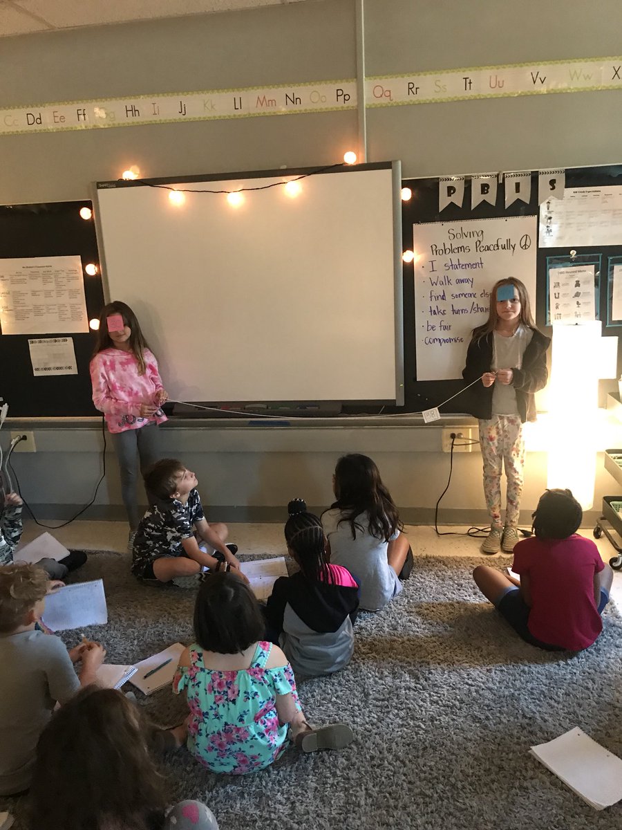 MsGholson's tweet photo. Day 1 of rounding : Ss wondered what the yarn and numbers represented. Then Ss investigated their wonders by using a number line to see where a number was closest to. They realized they had been rounding the entire lesson! @Mill_Creek_ISD #isd3rdgrade https://t.co/gu0ZSkRKQ5