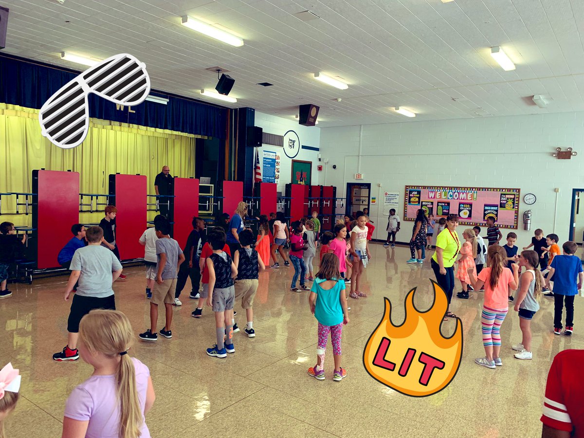 WatsonLane069's tweet photo. Nothing better than to end your week with a #WatsonLane dance party! https://t.co/5tS33xbbfi