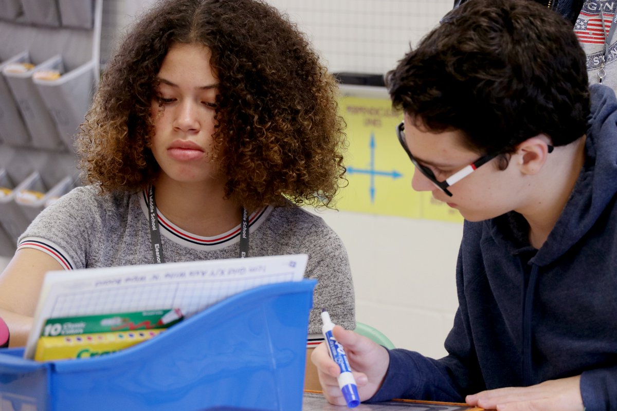 dbqschools's tweet photo. It's Friday, and we are kicking off Day 5 with Eleanor Roosevelt Middle School. #DbqBackToSchool https://t.co/W1zByCoDEZ