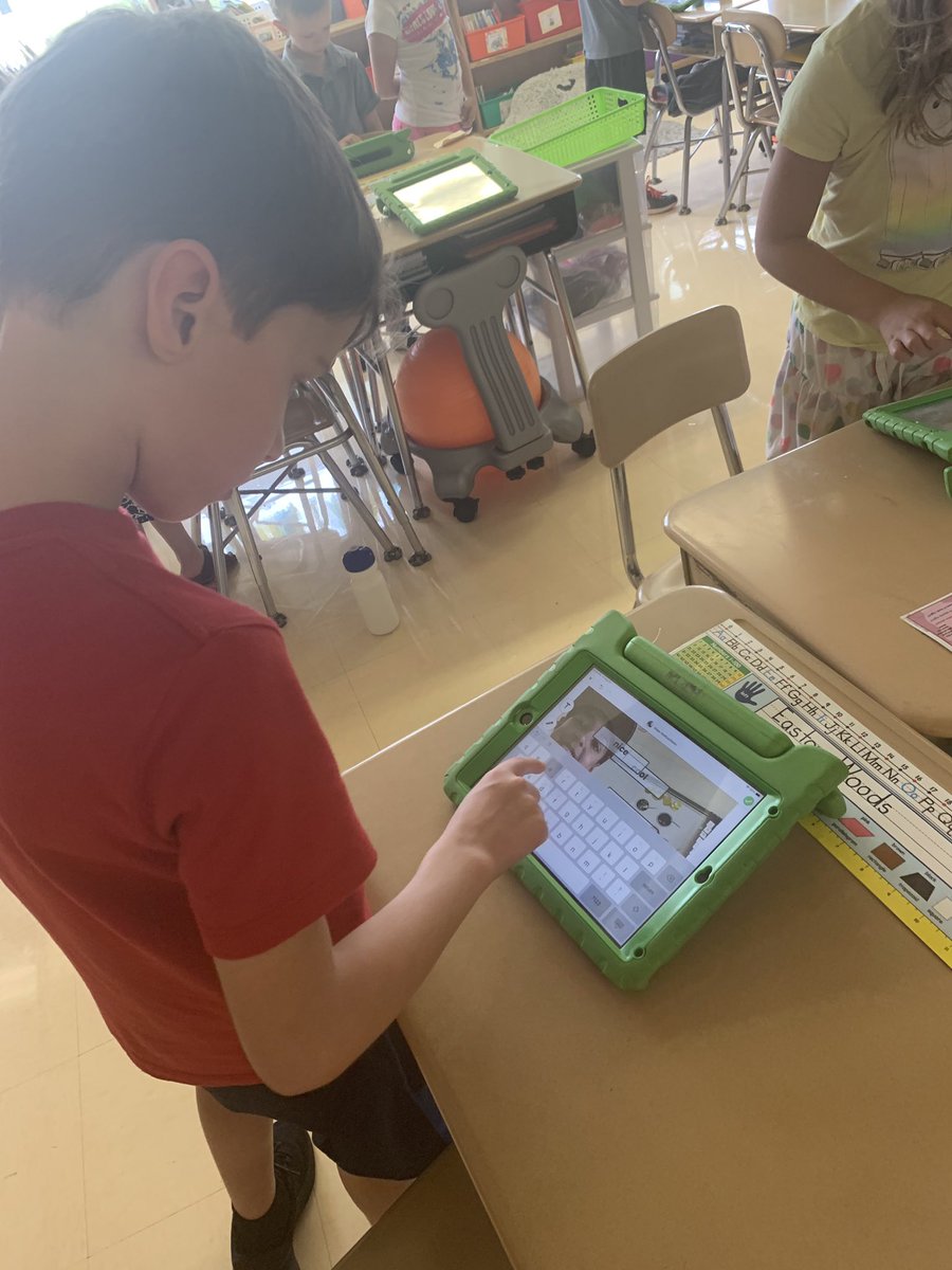 MrsCNettesheim's tweet photo. We did the Classmates Compliments @seesaw activity. We talked a lot about how to fill a bucket before we did it. What a great way to have a fantastic Friday! #LearningLastsForever #fa58share #dg58learns #dg58pride https://t.co/EnFZzZMGm8