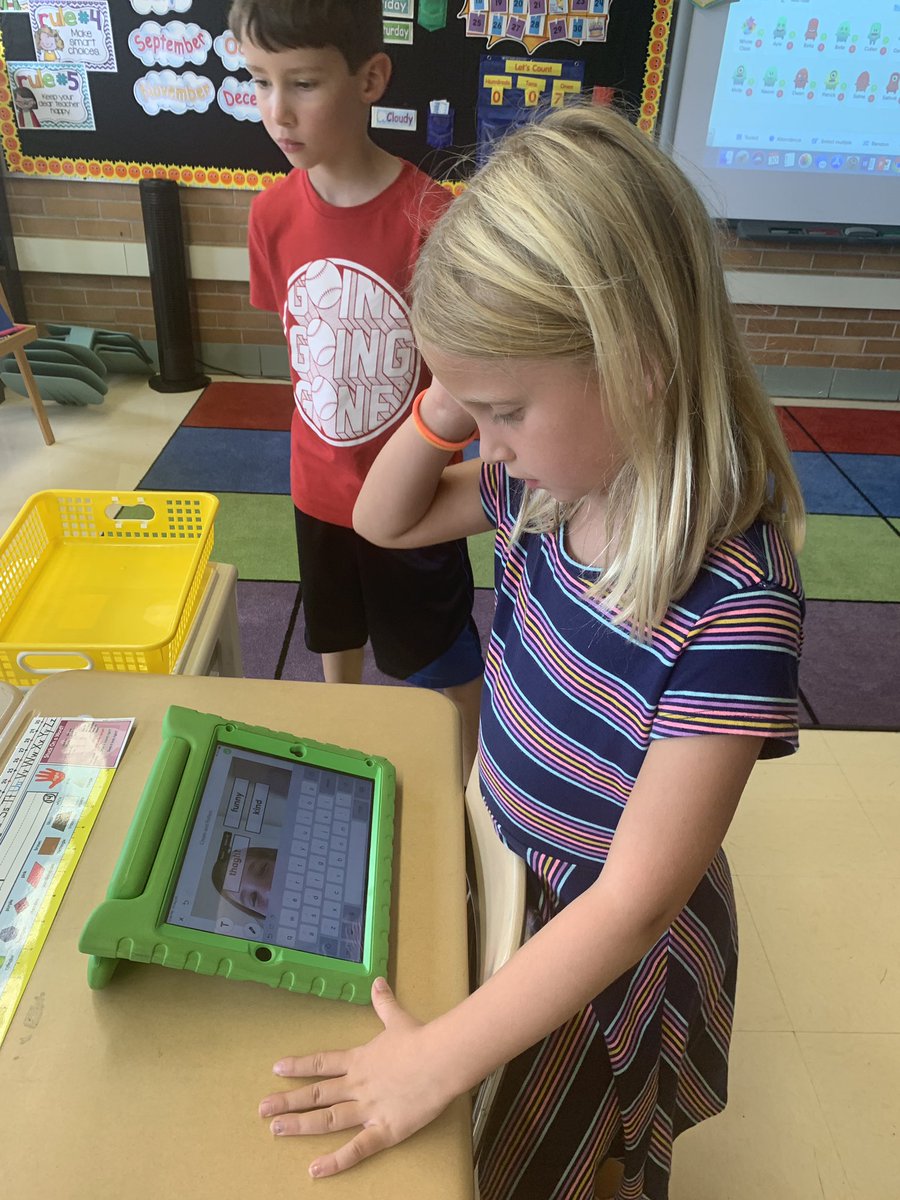 MrsCNettesheim's tweet photo. We did the Classmates Compliments @seesaw activity. We talked a lot about how to fill a bucket before we did it. What a great way to have a fantastic Friday! #LearningLastsForever #fa58share #dg58learns #dg58pride https://t.co/EnFZzZMGm8