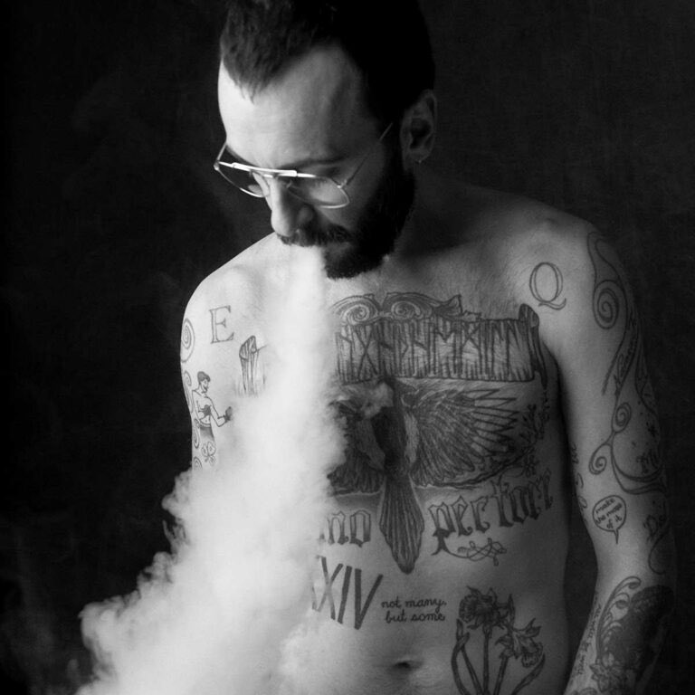 JoeGilgunFans's tweet photo. More stunning photos of Joe. Photos by Benjamin Tietge #JoeGilgun #JosephGilgun #Brassic #MonroweMagazine https://t.co/aLip1WSA8e