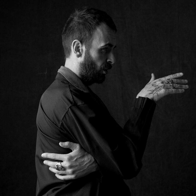 JoeGilgunFans's tweet photo. Amazing photos of Joe. Photos by Benjamin Tietge #JoeGilgun #JosephGilgun #Brassic #MonroweMagazine https://t.co/taVrEkWOds