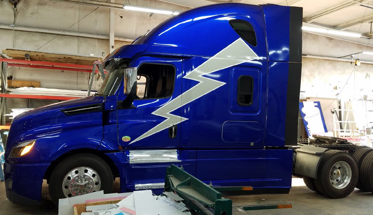 Keep an 👀out for this beauty rolling down the highway very soon. A huge thank you is in order to our generous supporters for a new equipment tractor &amp; trailer for 2019! ⚡️#LetsFly⚡️