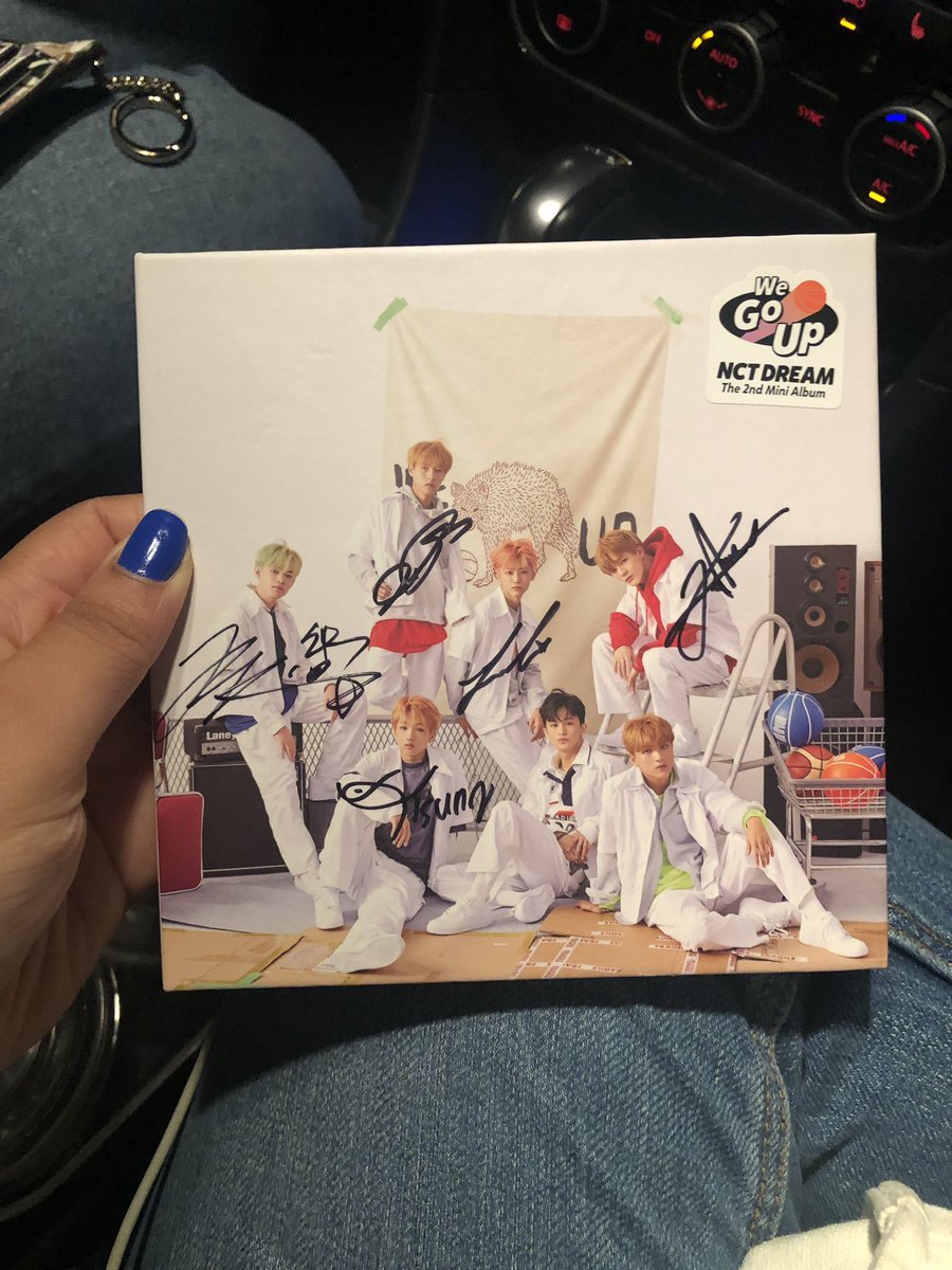 ARE THERE ANY FAKE MANAGER SIGNED ALBUMS—Yes. Unfortunately like I explained before I believe Jeno is the easy target. His signatures for these signatures don’t add up and are so different from the rest.