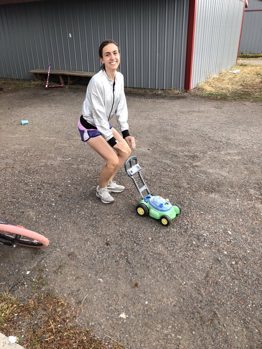 Colliciatrippin's tweet photo. Scuz’ me, can I mow ur lawn 4 a minute? West Yellowstone, MT #miniversionforpatentapplication #workinggirl https://t.co/9tHDz8ILjk